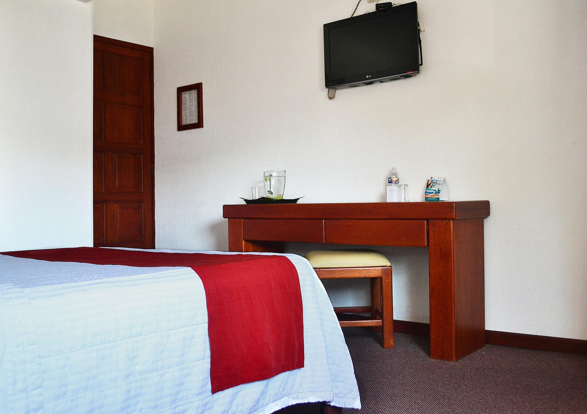 Hotel Campestre Inn Leon Exterior photo