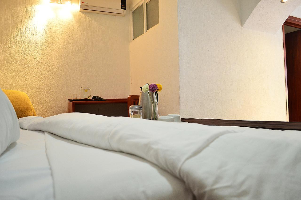 Hotel Campestre Inn Leon Exterior photo